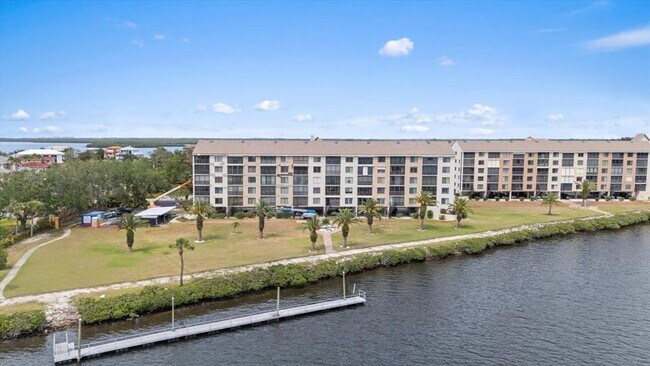 Building Photo - 4550 Bay Blvd