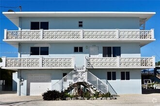 Building Photo - 198 Gulfview Dr