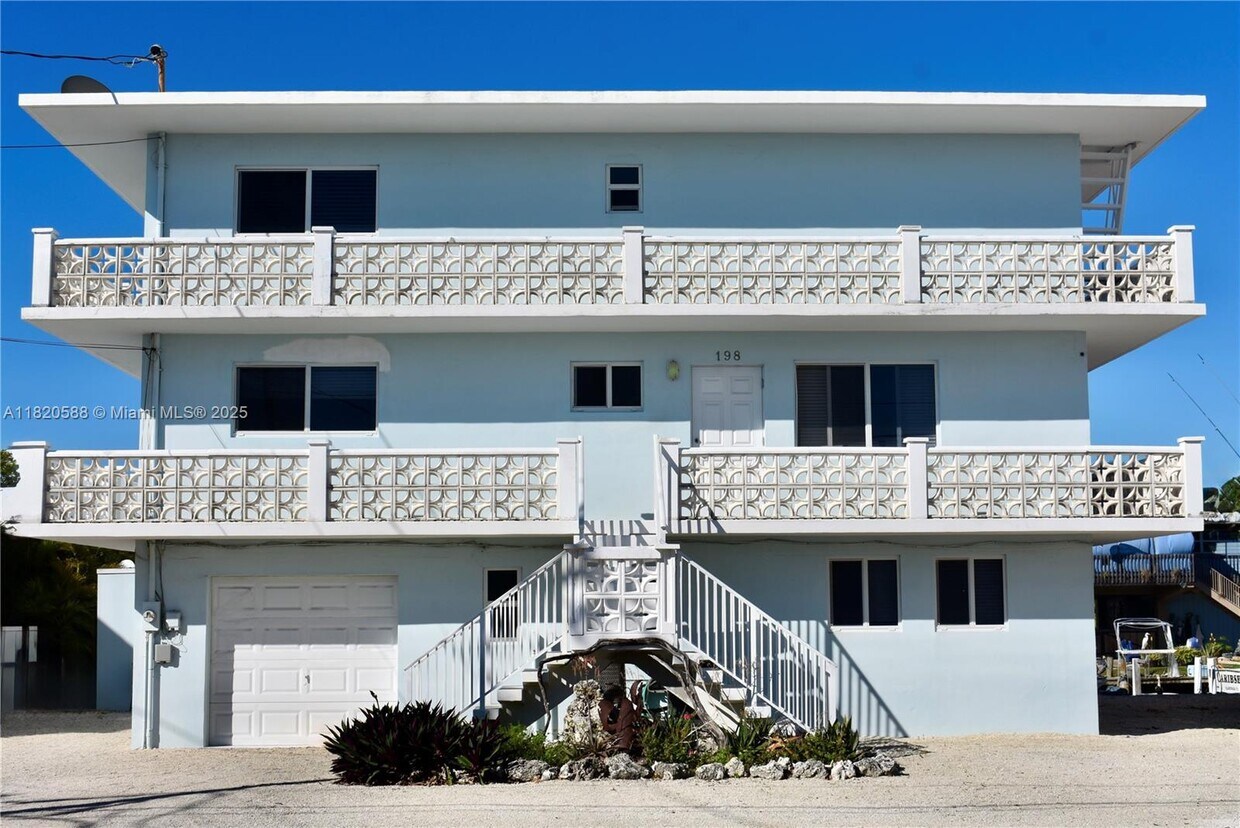 Primary Photo - 198 Gulfview Dr
