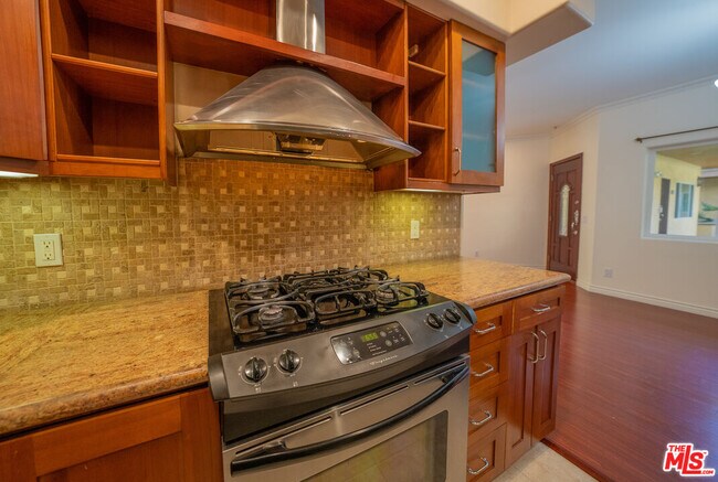 Foto del edificio - 626 E Orange Grove Ave