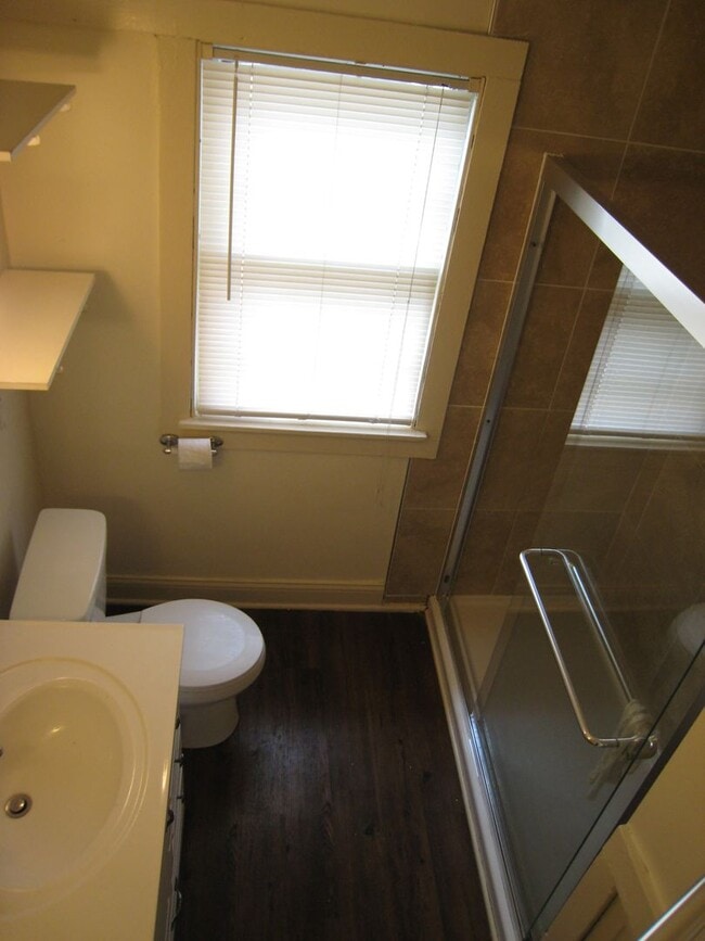 Building Photo - 2856