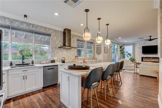 Building Photo - 1409 Palantine Hill Dr