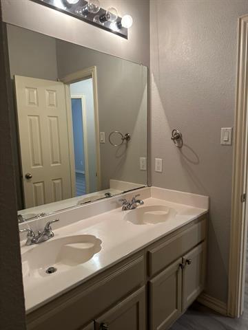 Building Photo - 9104 Rose Ct