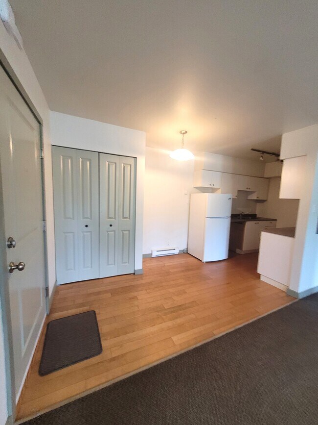 Photo du bâtiment - 4611-4611 Scott Ave