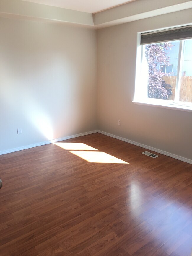 Foto del edificio - 2620 Meadow View Dr