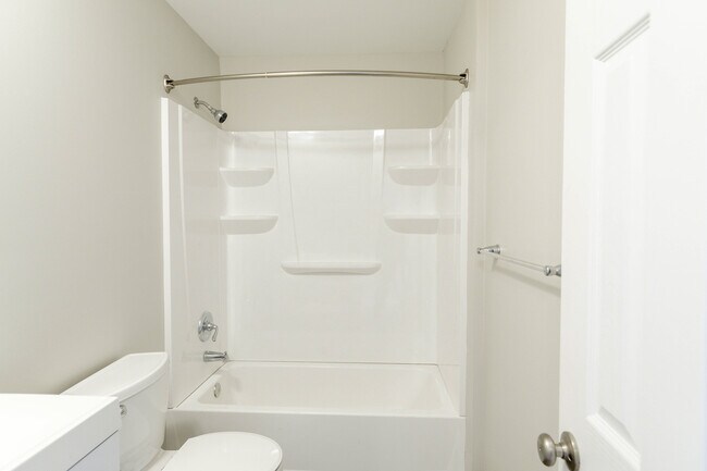 Foto del edificio - 4898 E 11th St