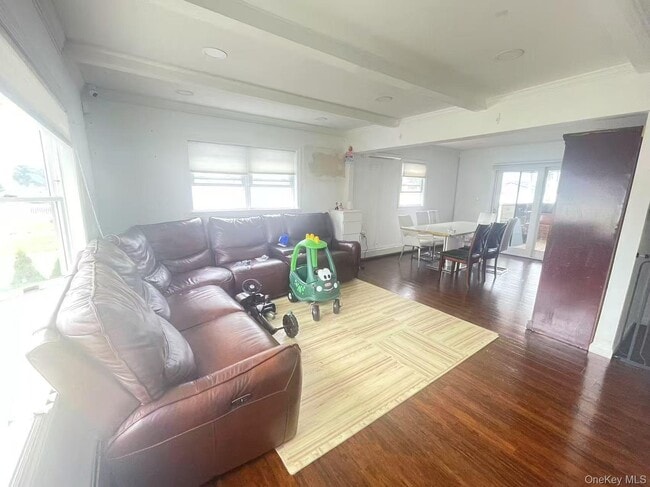 Foto del edificio - 110 N Parkside Dr