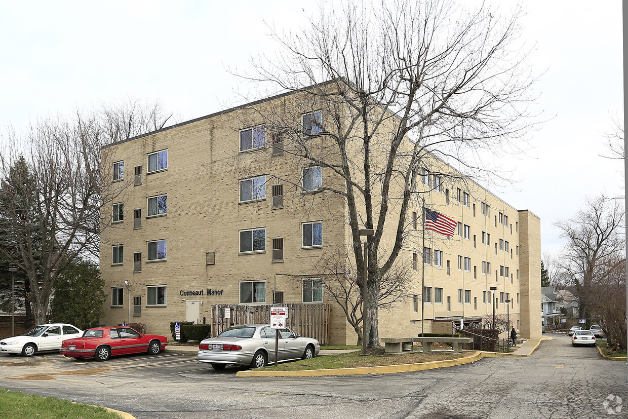 Foto principal - Conneaut Manor Apartments