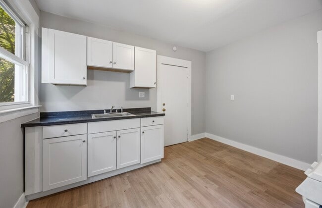 Foto del edificio - 32 Harding Pl