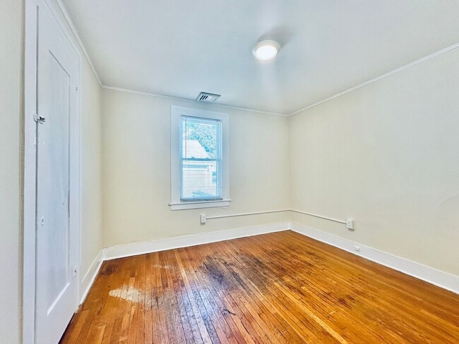 Building Photo - 179 Bradley St