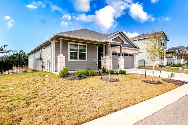 Building Photo - 400 Florenz Ln