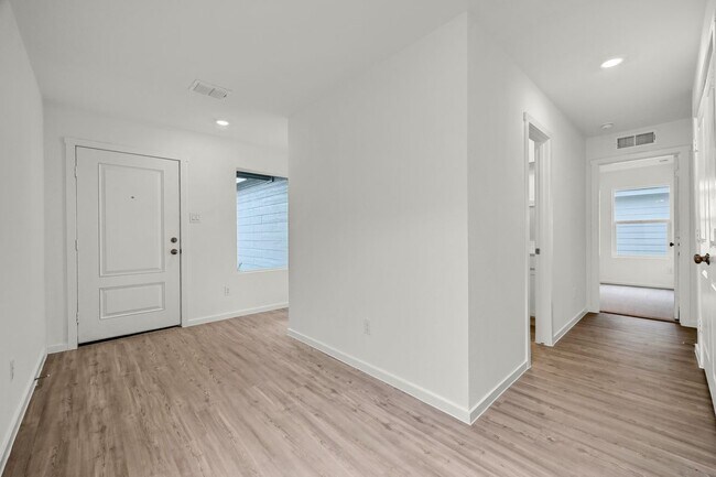 Foto del edificio - 6622 Highlands St