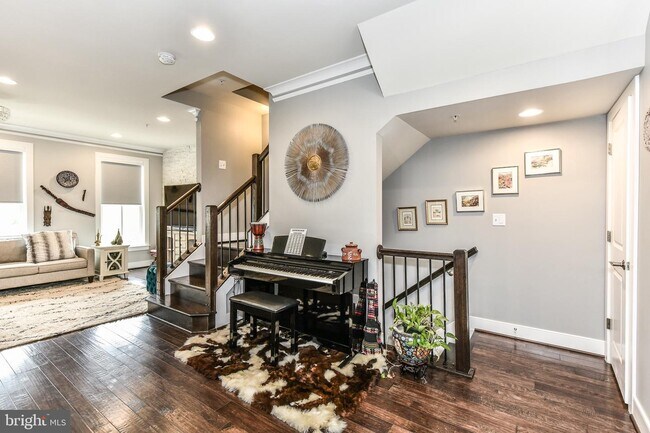 Foto del edificio - 716 Bluemont Ave