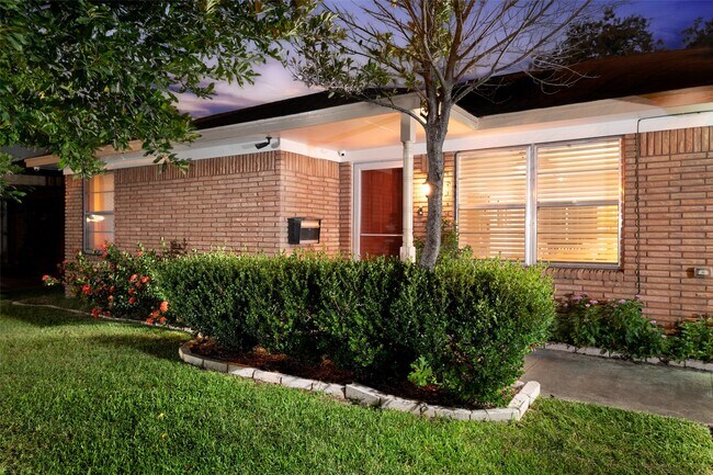 Foto del edificio - 4411 Billingsley St