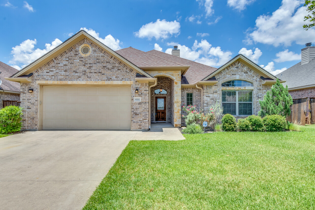 Foto principal - 4010 Sunny Meadow Brook Ct