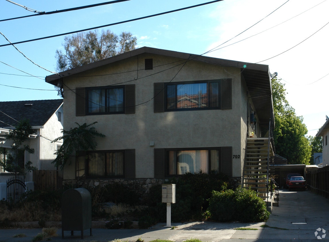 Building Photo - 702 Vine St