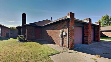 Building Photo - 1012 Dustin Dr