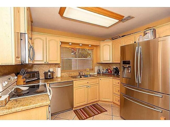 Foto del edificio - 8627 NW 1st Ln