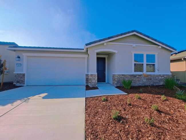 Foto del edificio - Recently Built Home Available Soon!