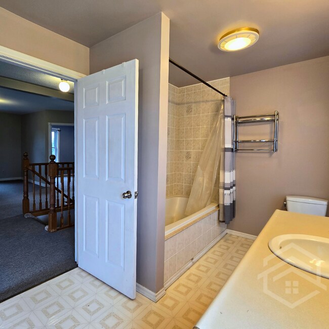 Photo du bâtiment - 405194 Beaconsfield Rd