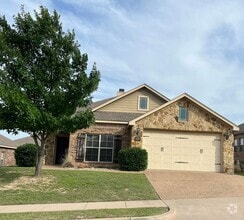 Building Photo - 3004 Stallion Dr