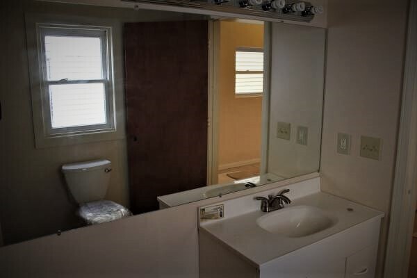 Building Photo - 1358 Indianola Ave