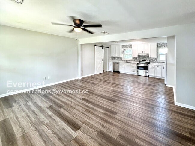Foto del edificio - 3302 Village Dr SW