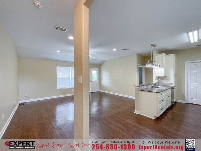 Building Photo - A Beautifully Updated 3-Bedroom Home that ...