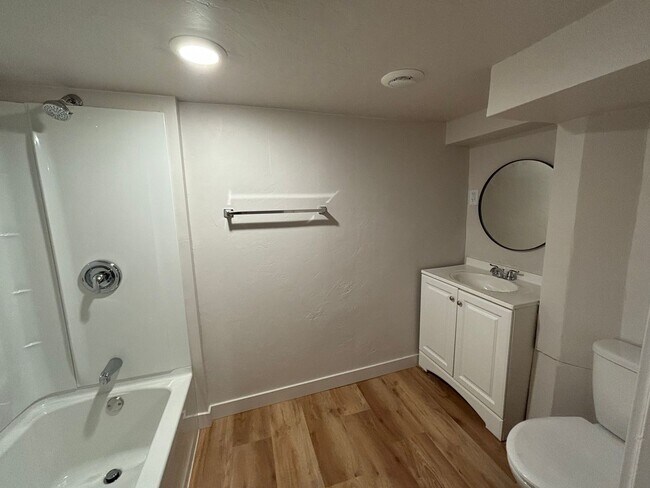 Foto del edificio - 2396 S 300 E