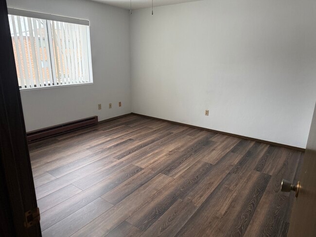 Building Photo - 725 Duggan Dr