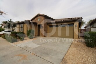 Building Photo - 9830 E Tahoe Ave