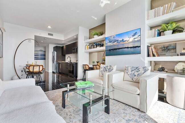 Building Photo - 398 NE 5th St