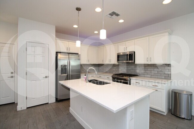 Building Photo - 4218 S 58th Ln