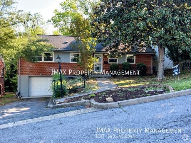 Building Photo - 547 Dillard Rd SW