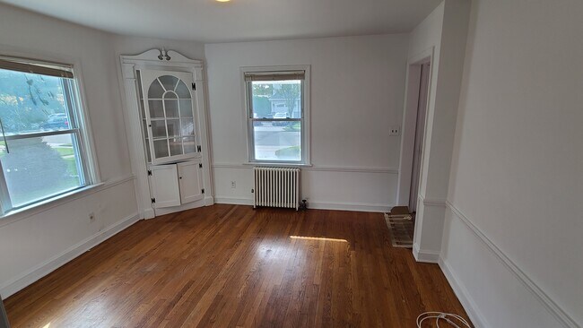 Building Photo - 98 Netherwood Dr