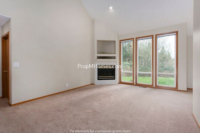 Building Photo - 17736 SW Nels Dr