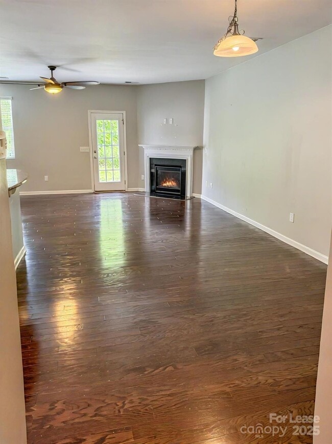 Foto del edificio - 2752 Sawbridge Ln