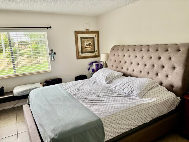 Foto del edificio - 3530 Pine Needle Dr