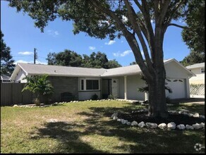 Building Photo - 13946 82nd Terrace N