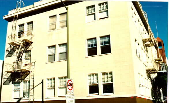 Primary Photo - 1492 Pacific Ave