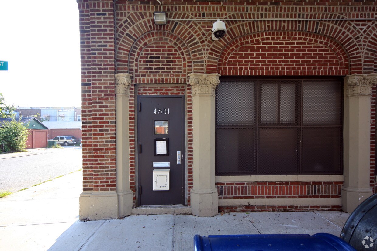 Building Photo - 47-01 49th St