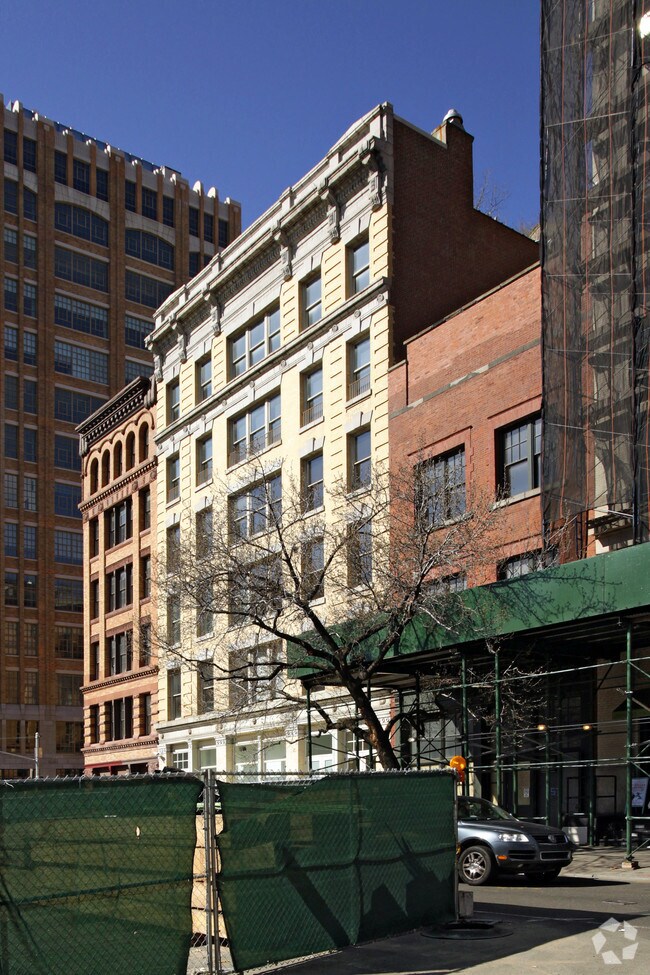 Foto del edificio - 153-155 Hudson St