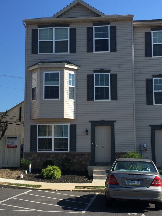 51 Cartledge Ln, Millersville, PA 17551 Townhome Rentals in