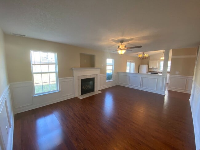 Building Photo - 3 bed, 2.5 bath home located in Creekside at Coulwood!
