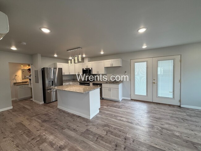 Foto del edificio - Half Off First Months Rent in Davenport!