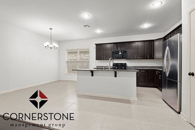 Building Photo - HOLIDAY PRICING SPECIAL! 3 BEDROOM, 2 BATH...
