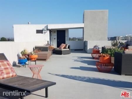 Foto del edificio - 4044 Redwood Ave
