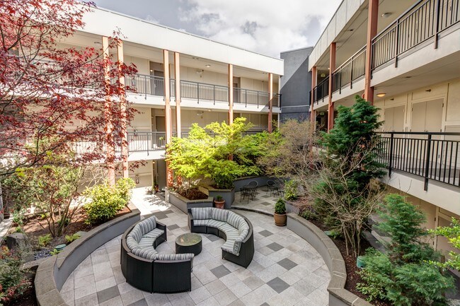 Patio - 700 Broadway