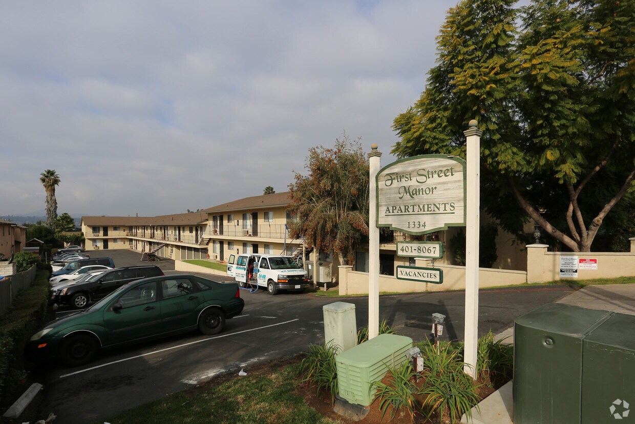 Foto principal - First Street Manor