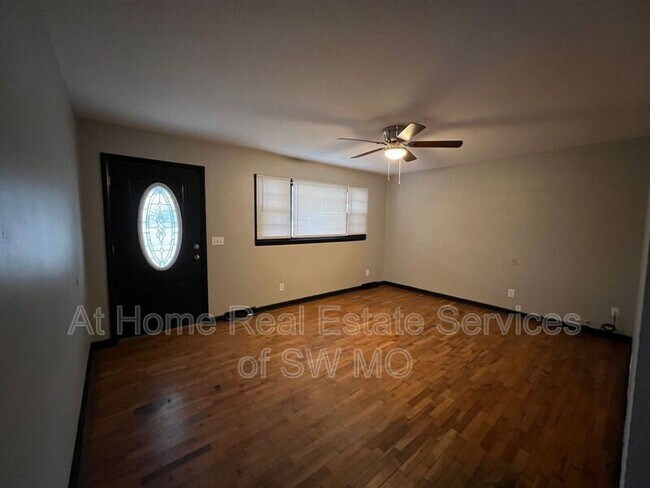 Foto del edificio - 2164 S Delaware Ave